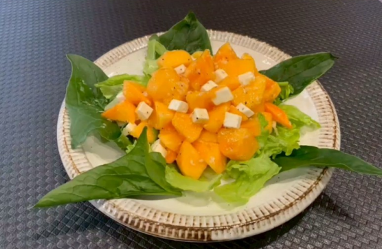 柿とチーズの腸活サラダ